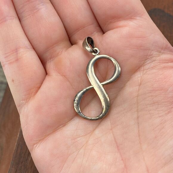 Vintage 925 Sterling Silver Infinity Symbol Pendant Bracelet Charm - Picture 1 of 3